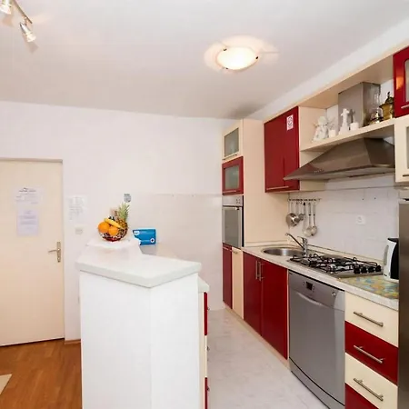 Marieta - Two-bedroom With Balcony And Sea View *