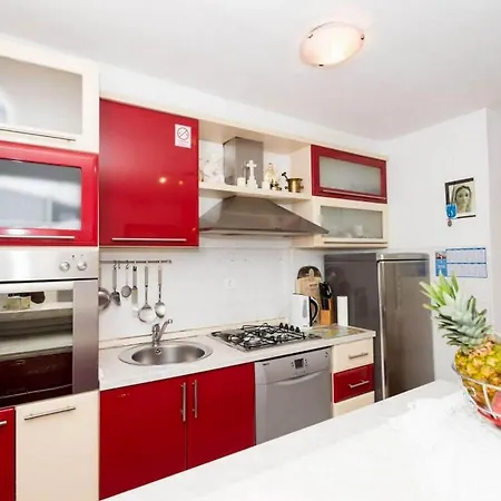 Marieta - Two-bedroom With Balcony And Sea View
