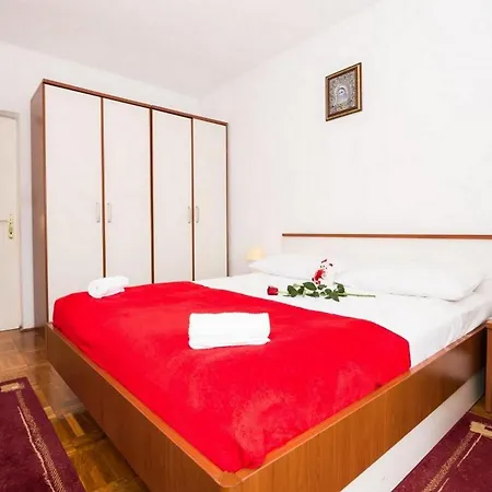 Marieta - Two-bedroom With Balcony And Sea View Daire *