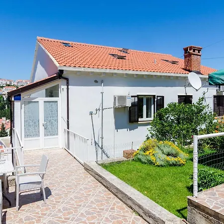 Marieta - Two-bedroom With Balcony And Sea View アパート